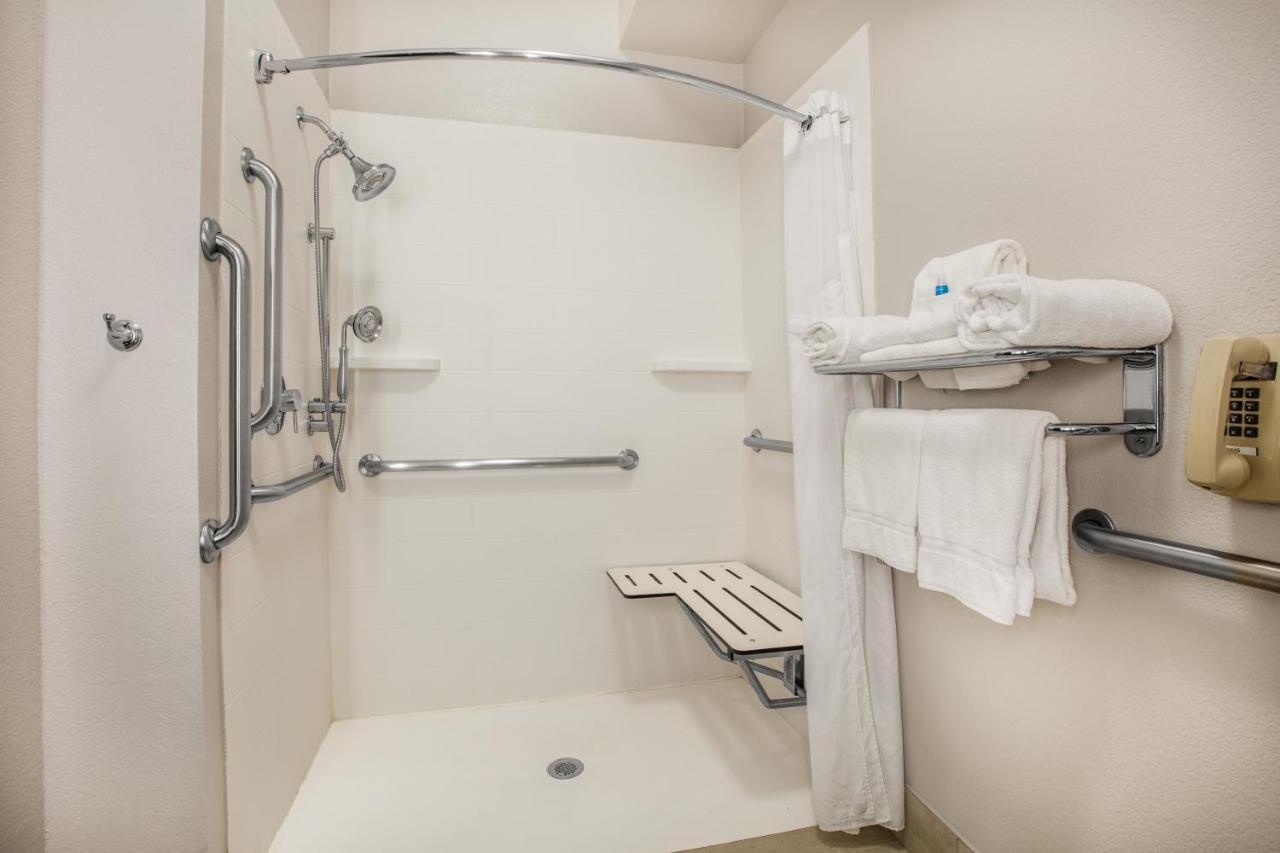 Holiday Inn Express Hotel & Suites Dallas - Grand Prairie I-20 By Ihg Экстерьер фото