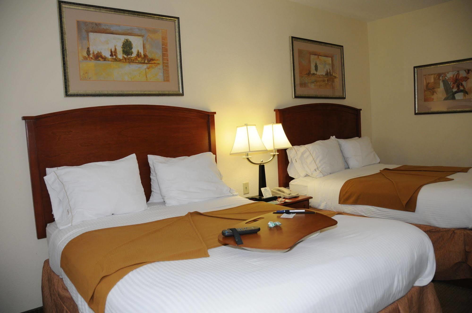 Holiday Inn Express Hotel & Suites Dallas - Grand Prairie I-20 By Ihg Экстерьер фото
